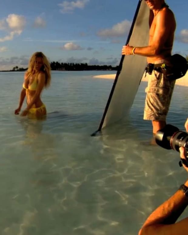 Brooklyn Decker in the Maldives IMAGE